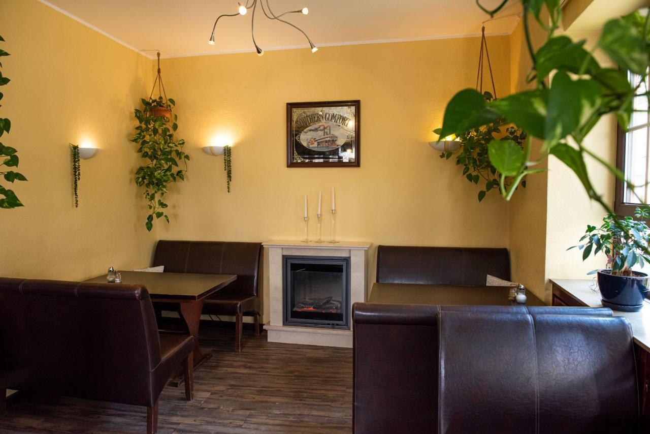 Neubert'S Gasthaus Am Rhein Лахщайн Екстериор снимка