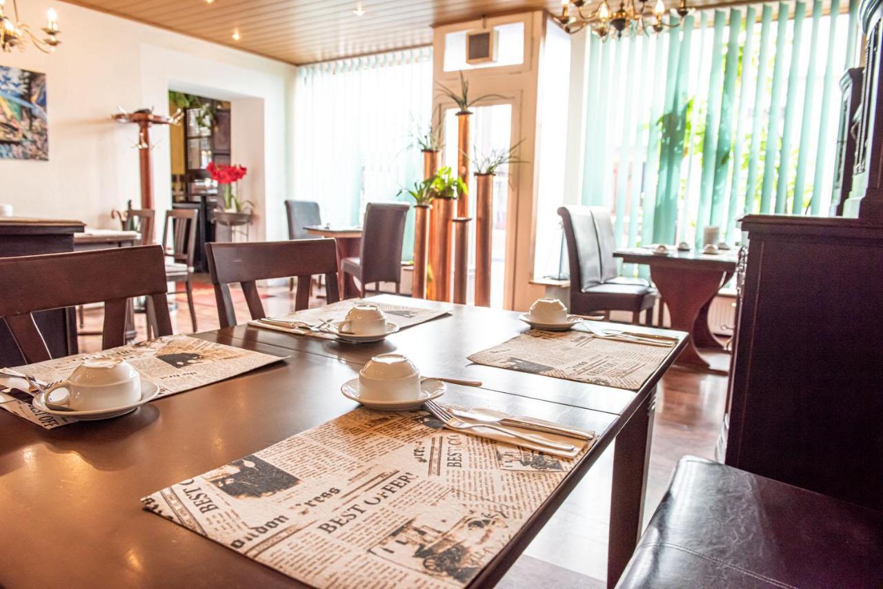 Neubert'S Gasthaus Am Rhein Лахщайн Екстериор снимка
