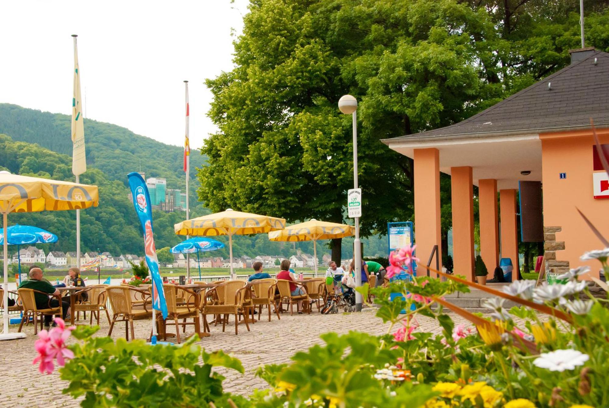 Neubert'S Gasthaus Am Rhein Лахщайн Екстериор снимка